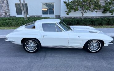 Chevrolet-Corvette-1963-coupe-18