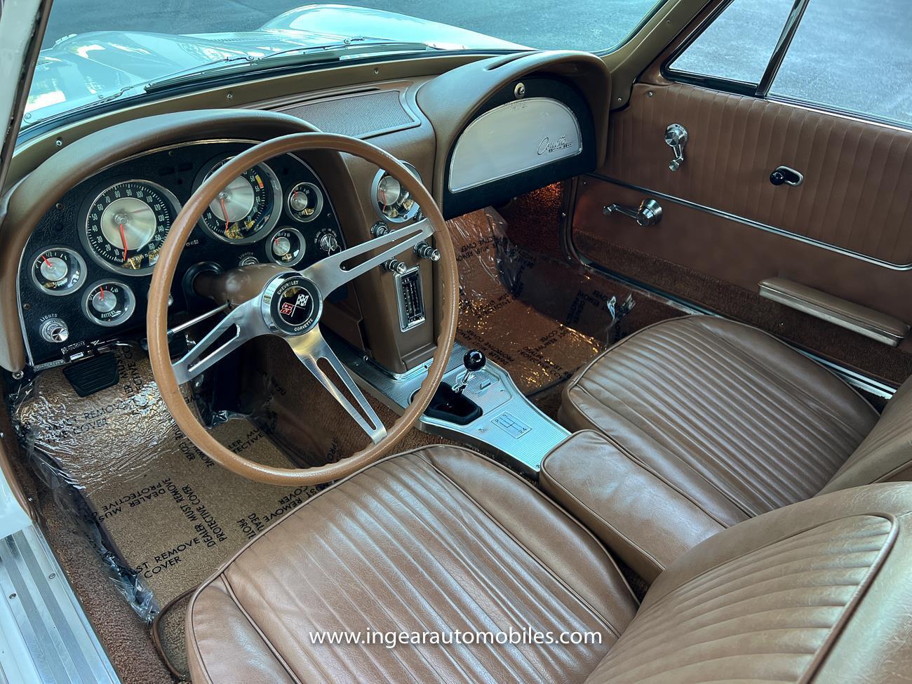 Chevrolet-Corvette-1963-coupe-2