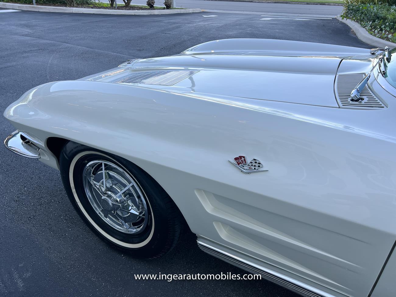 Chevrolet-Corvette-1963-coupe-33