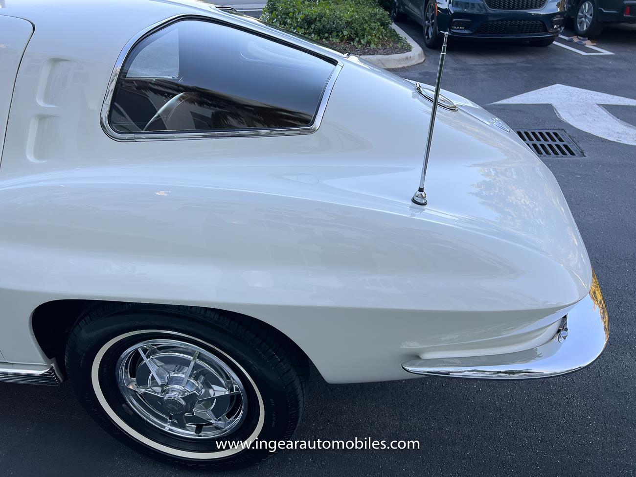 Chevrolet-Corvette-1963-coupe-38