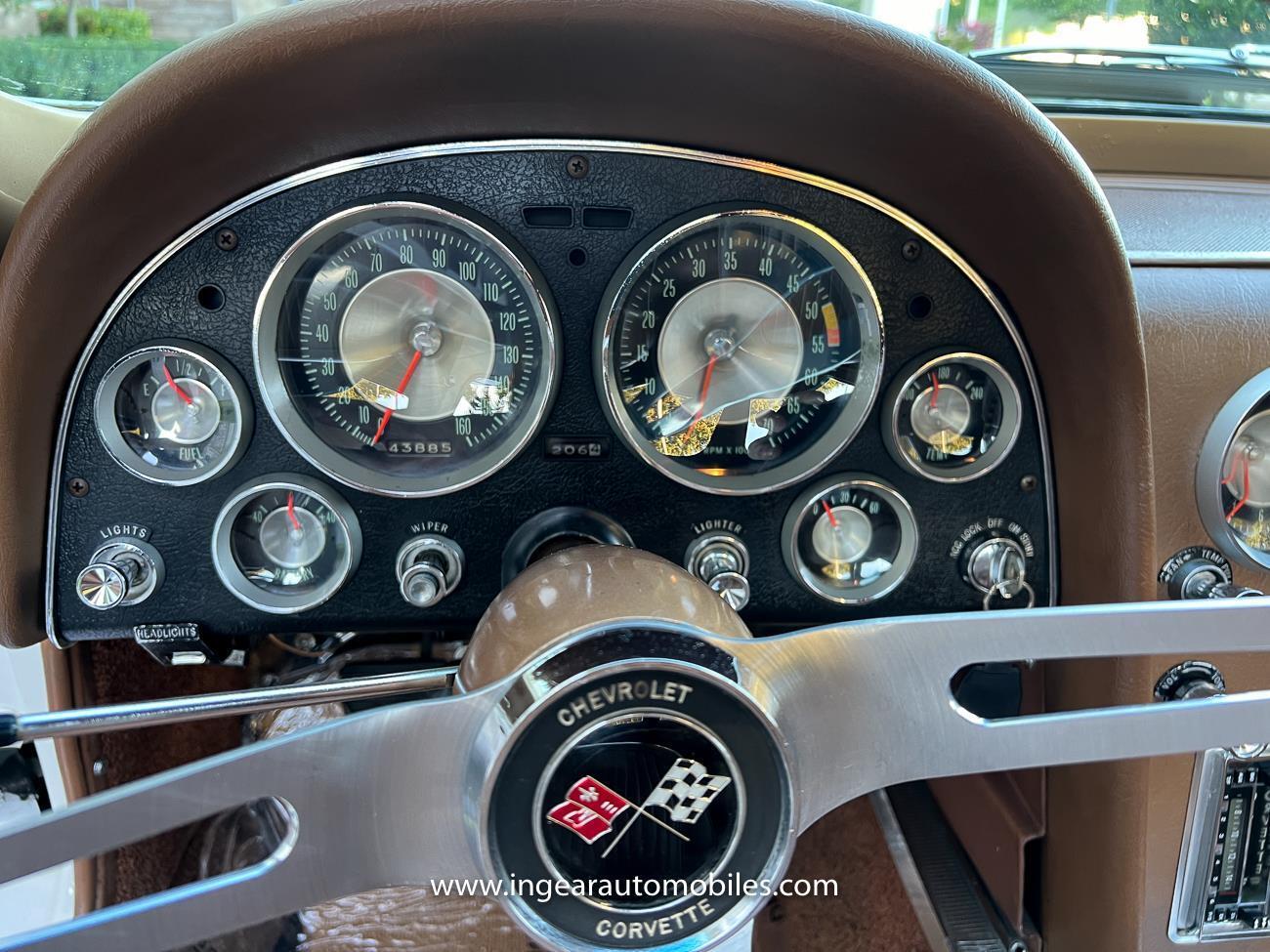 Chevrolet-Corvette-1963-coupe-6