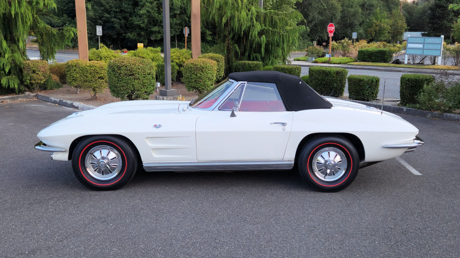 Chevrolet-Corvette-1964-Convertible-1