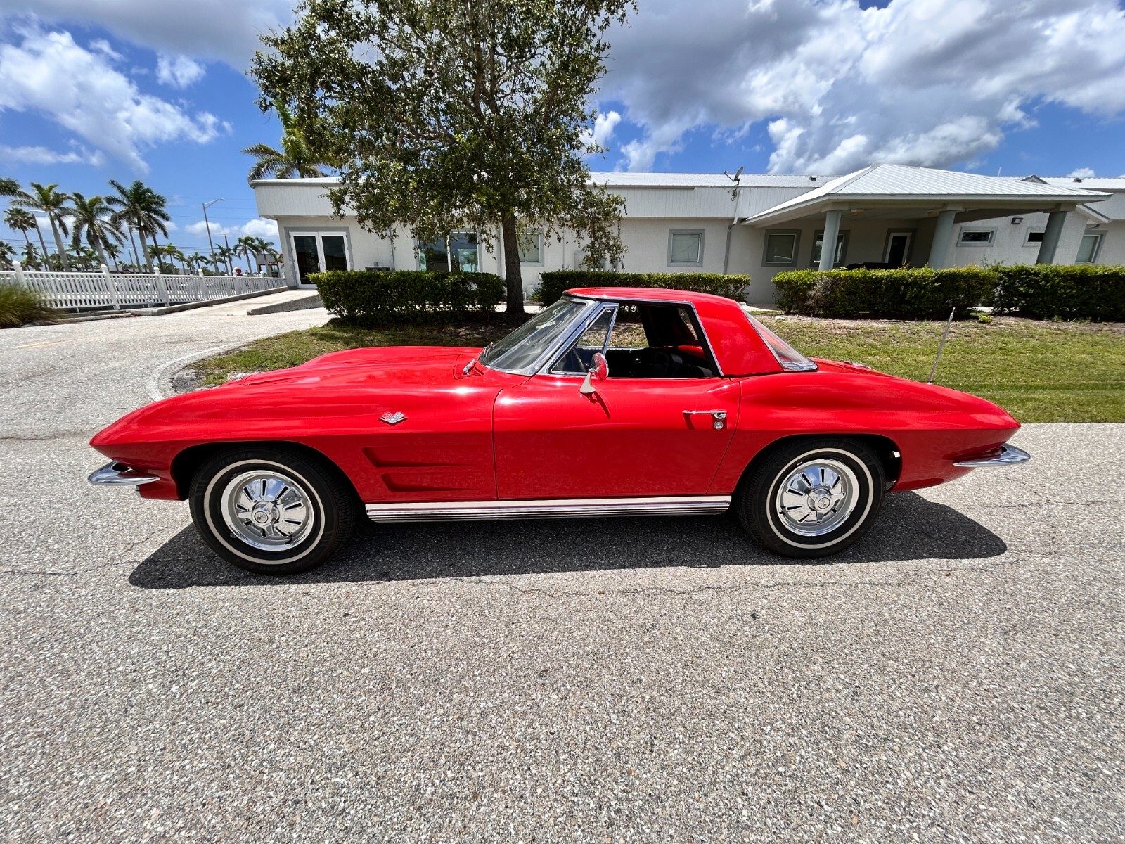 Chevrolet-Corvette-1964-Convertible-1