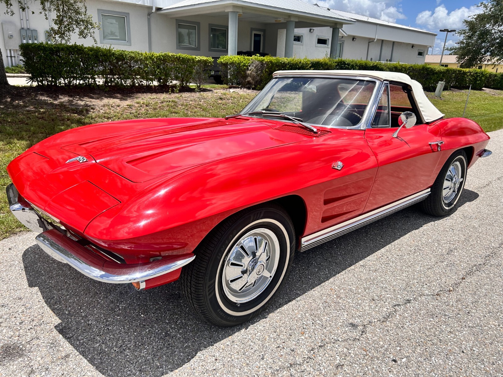 Chevrolet-Corvette-1964-Convertible-10