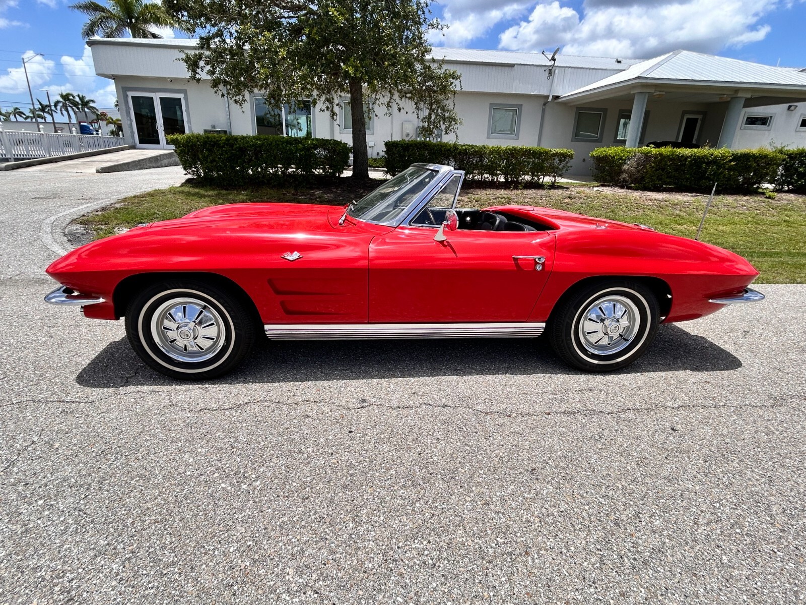 Chevrolet-Corvette-1964-Convertible-11