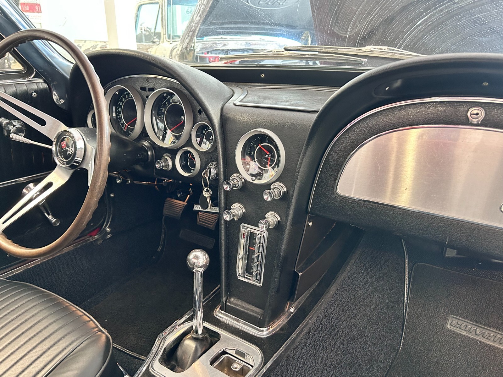 Chevrolet-Corvette-1964-Convertible-17