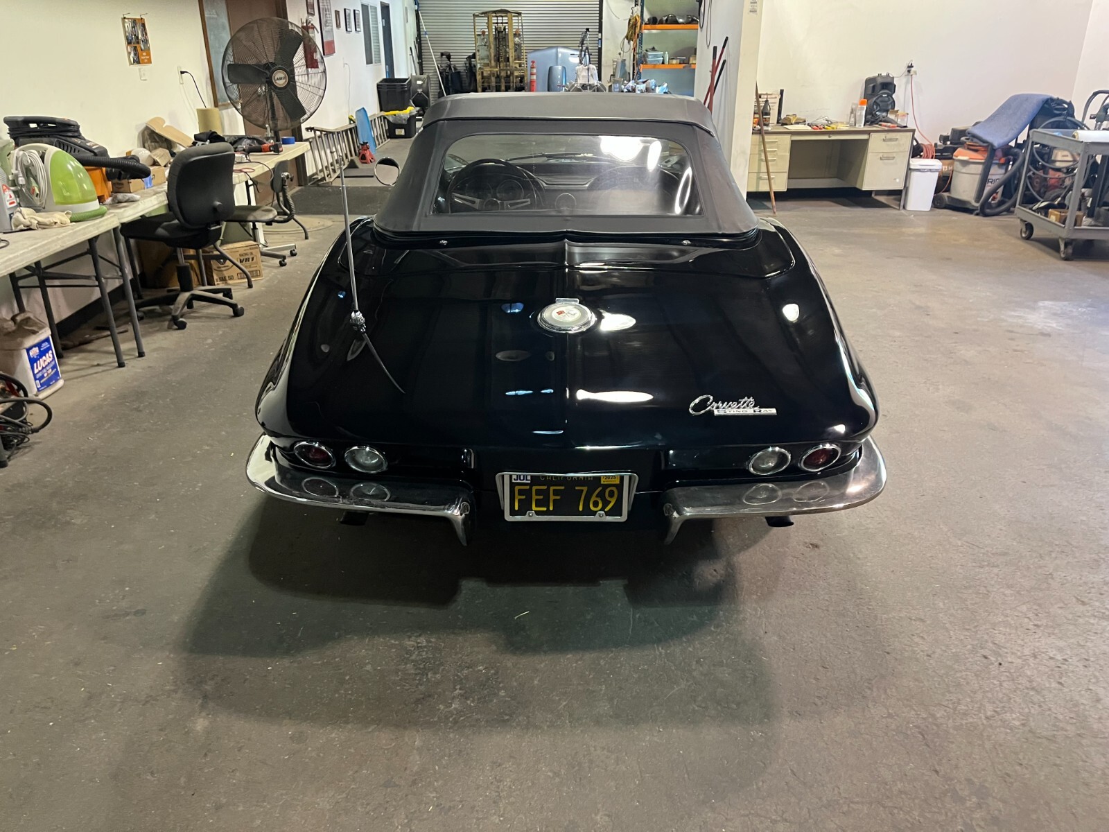 Chevrolet-Corvette-1964-Convertible-2