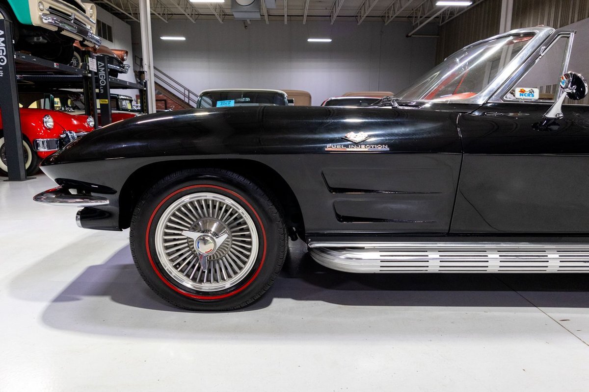 Chevrolet-Corvette-1964-Convertible-21