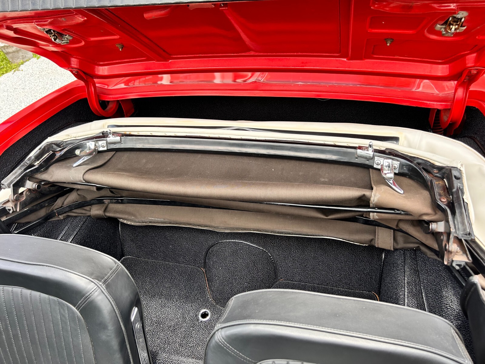 Chevrolet-Corvette-1964-Convertible-24