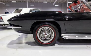 Chevrolet-Corvette-1964-Convertible-25
