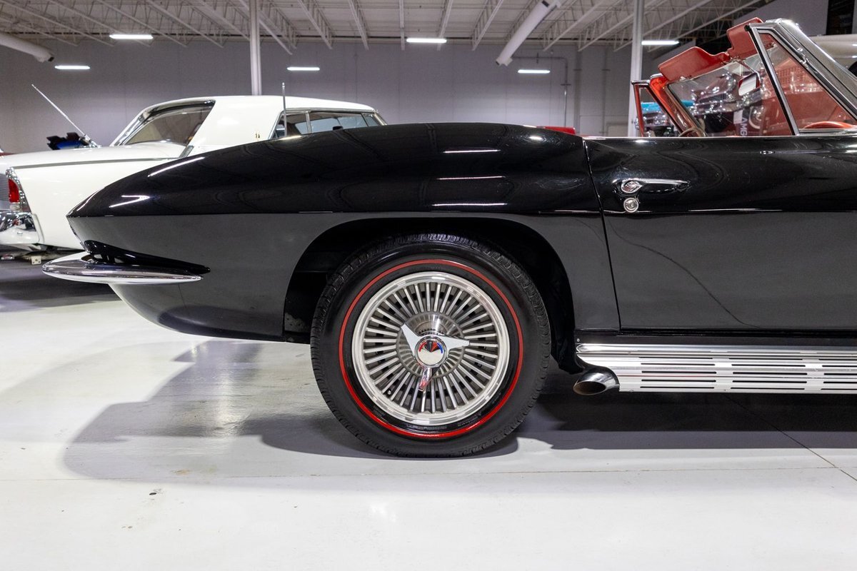 Chevrolet-Corvette-1964-Convertible-25