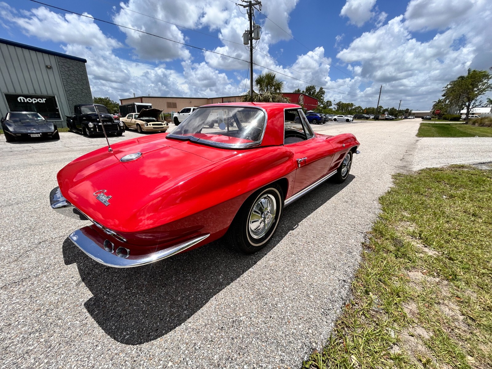 Chevrolet-Corvette-1964-Convertible-3