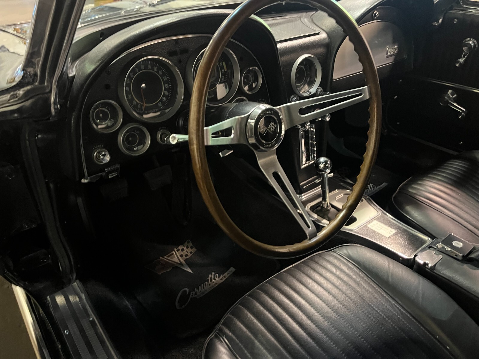Chevrolet-Corvette-1964-Convertible-3
