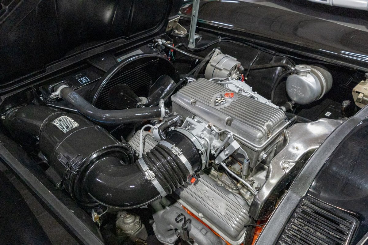 Chevrolet-Corvette-1964-Convertible-32