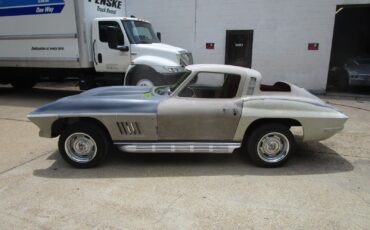 Chevrolet-Corvette-1964-Coupe-3