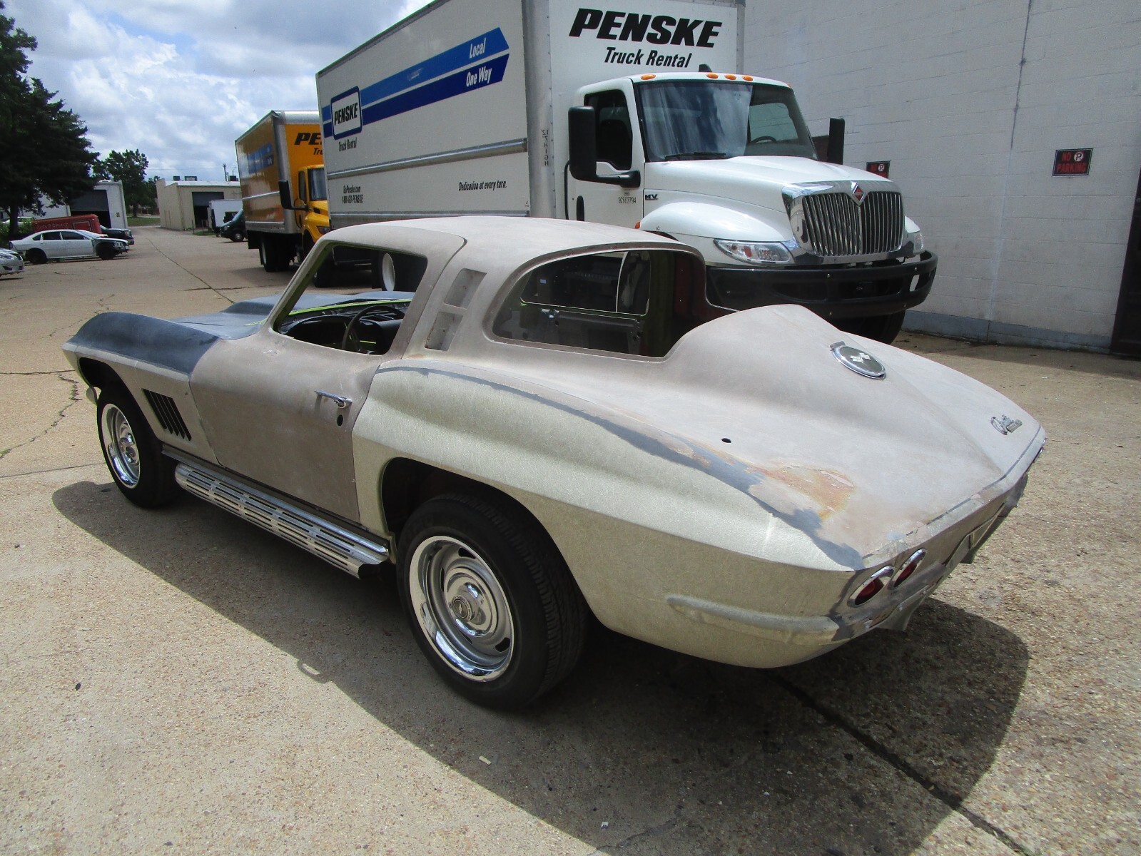 Chevrolet-Corvette-1964-Coupe-8