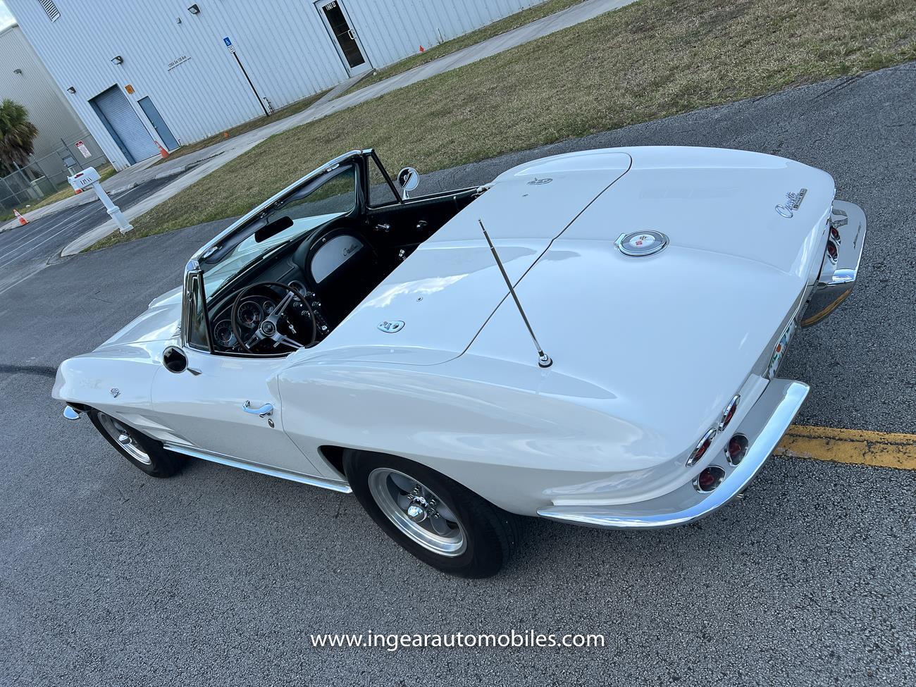 Chevrolet-Corvette-1964-convertible-1