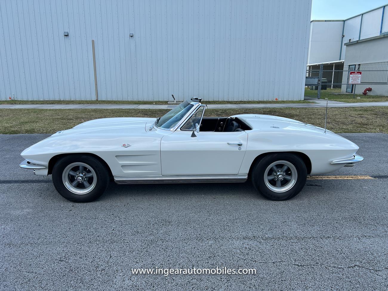 Chevrolet-Corvette-1964-convertible-10