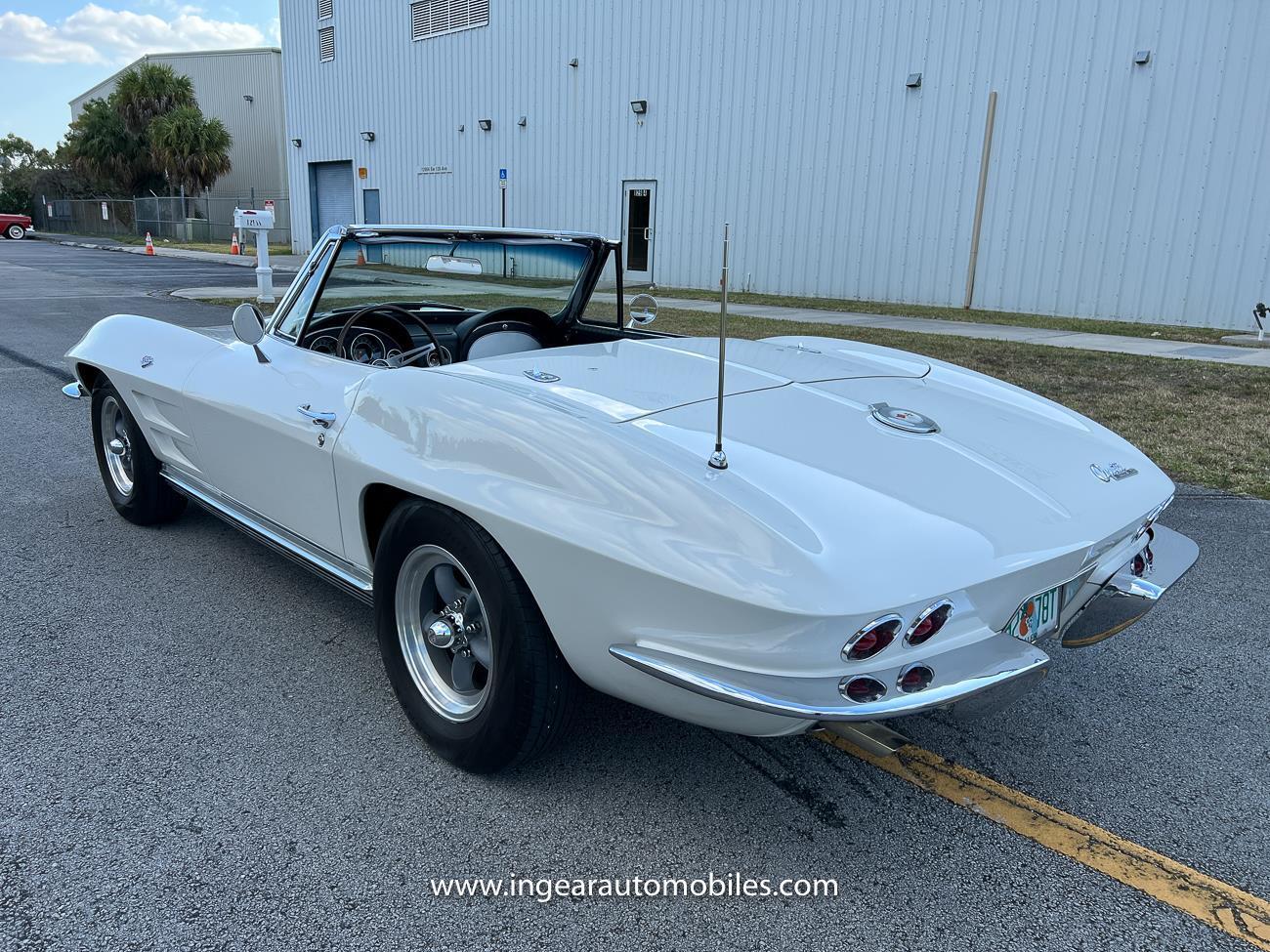 Chevrolet-Corvette-1964-convertible-11