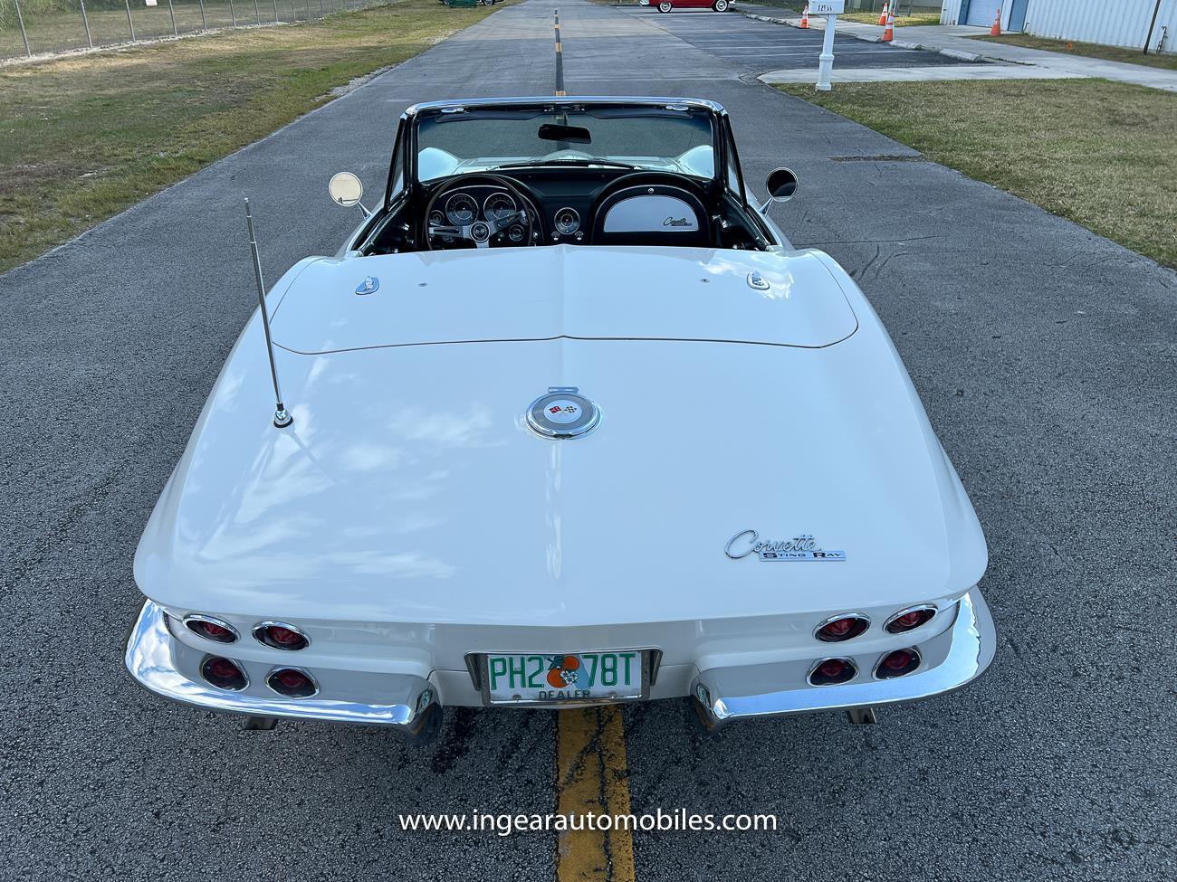 Chevrolet-Corvette-1964-convertible-12