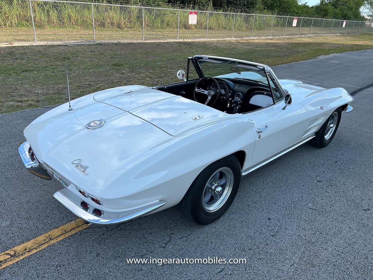 Chevrolet-Corvette-1964-convertible-13