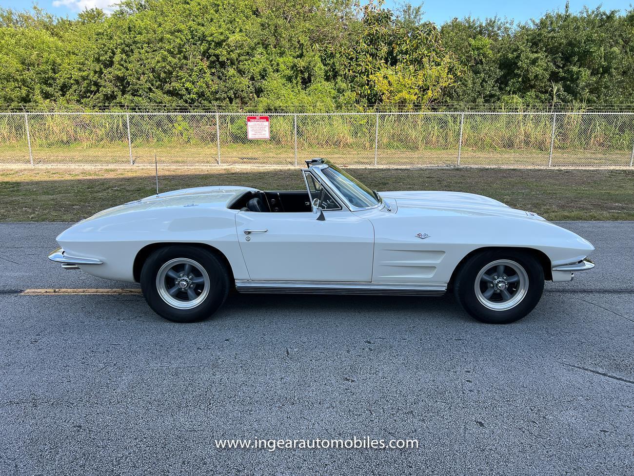 Chevrolet-Corvette-1964-convertible-15