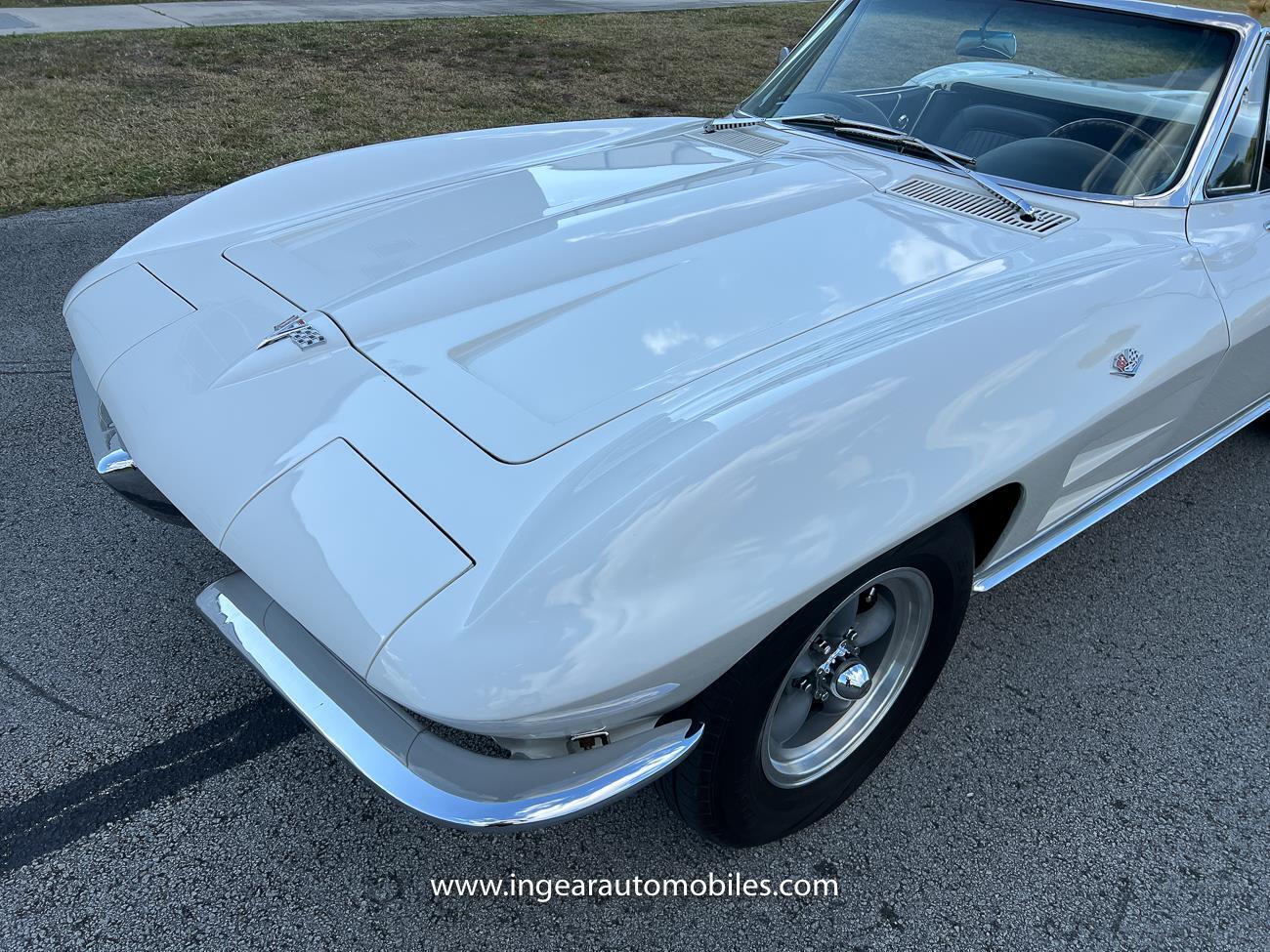 Chevrolet-Corvette-1964-convertible-23