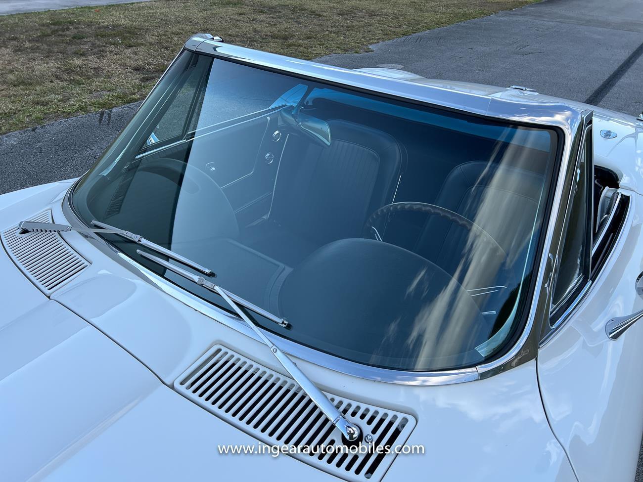 Chevrolet-Corvette-1964-convertible-27