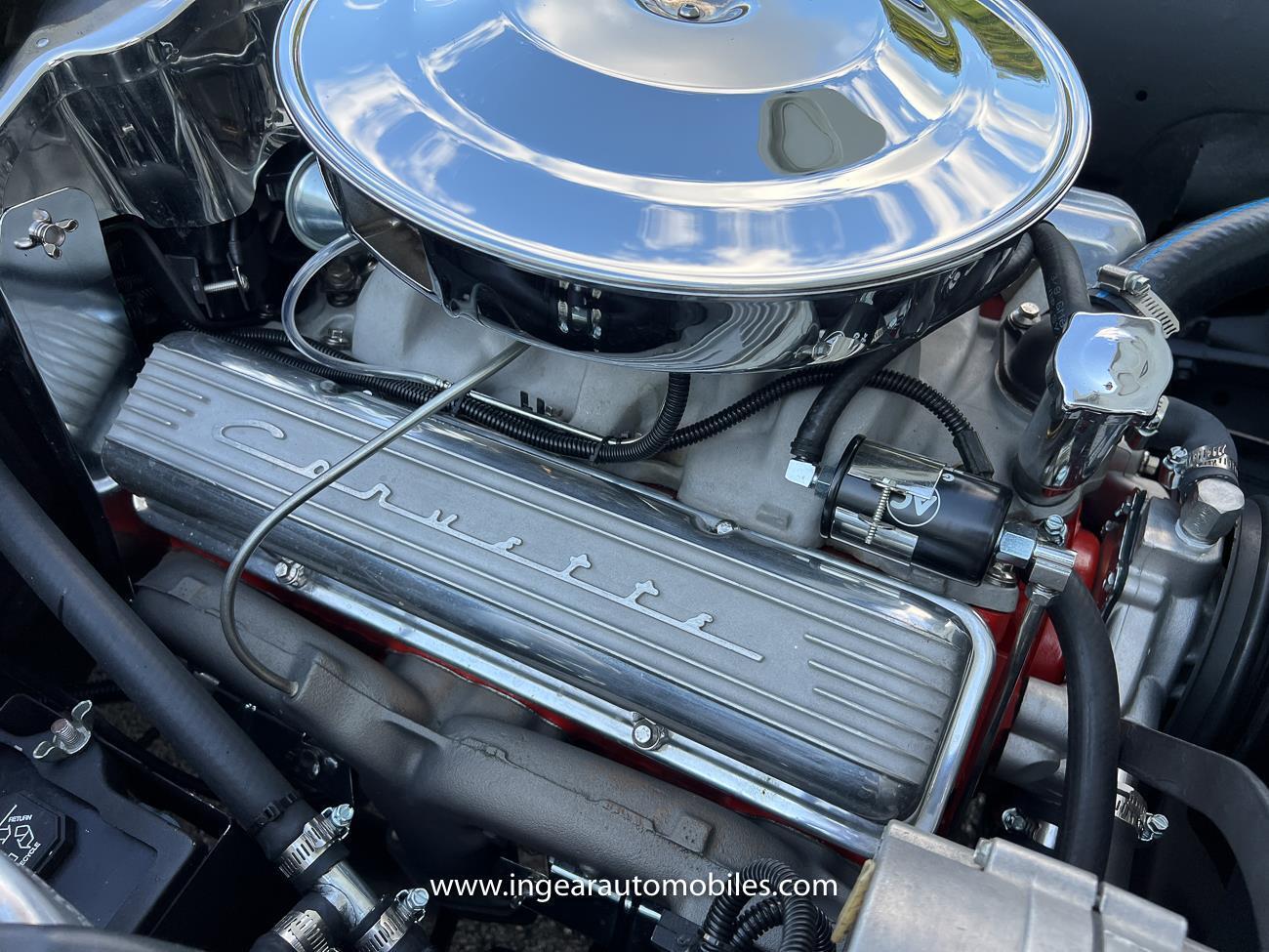 Chevrolet-Corvette-1964-convertible-3