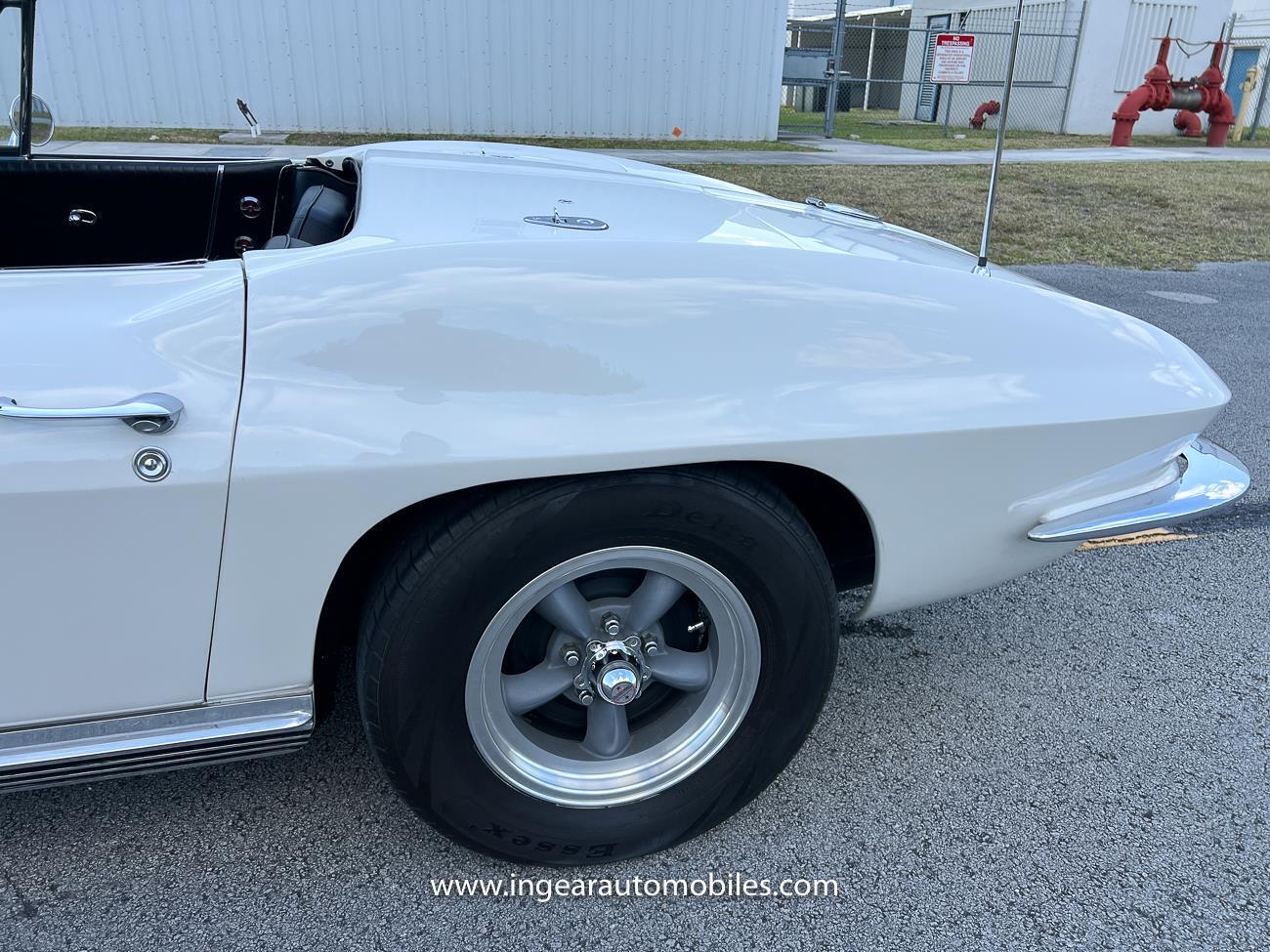 Chevrolet-Corvette-1964-convertible-31