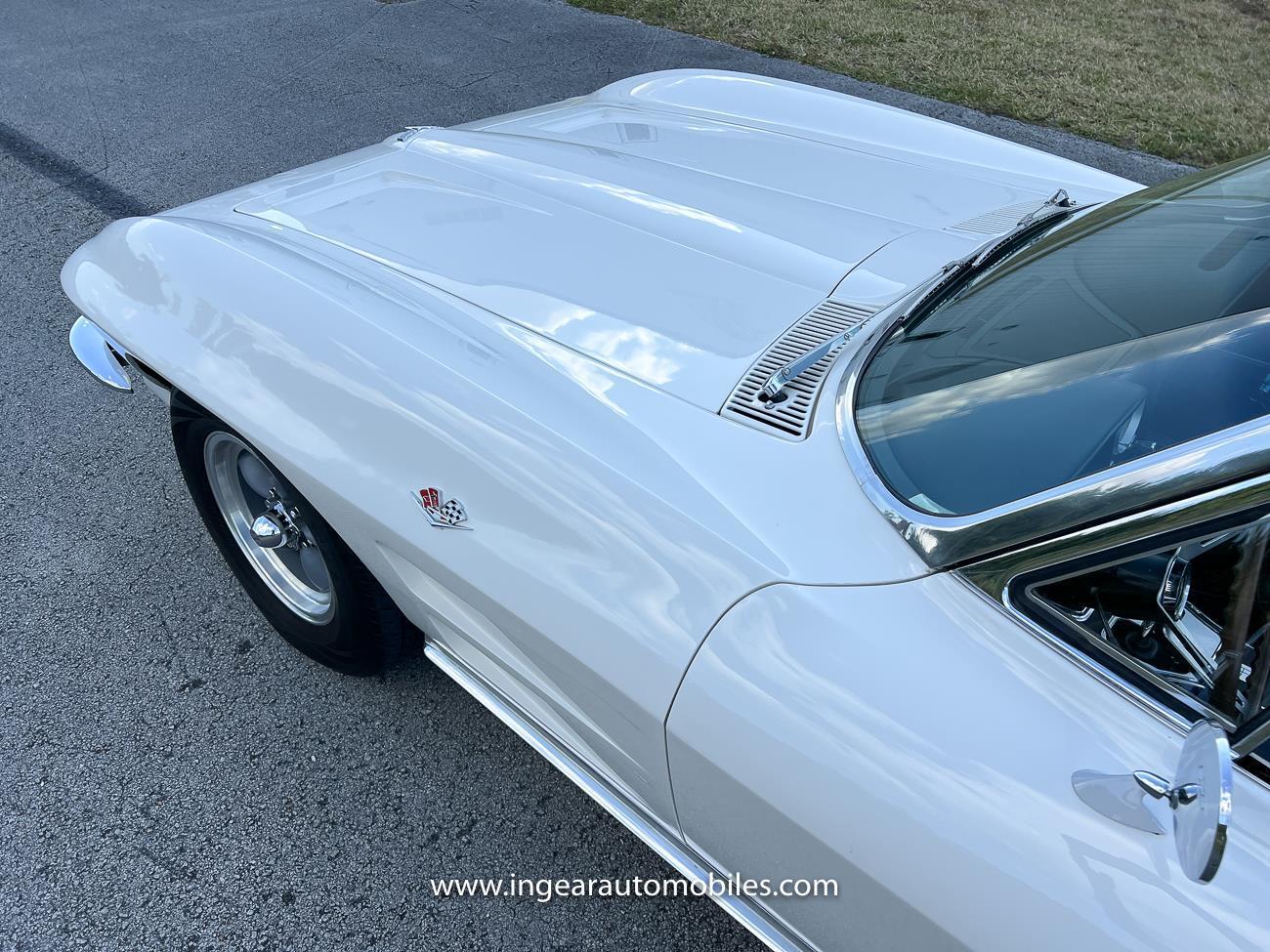 Chevrolet-Corvette-1964-convertible-32