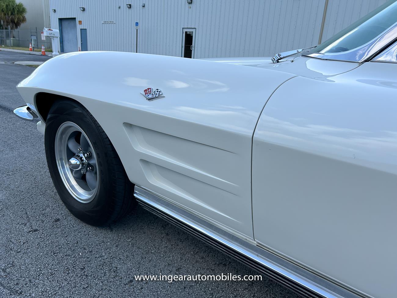 Chevrolet-Corvette-1964-convertible-33