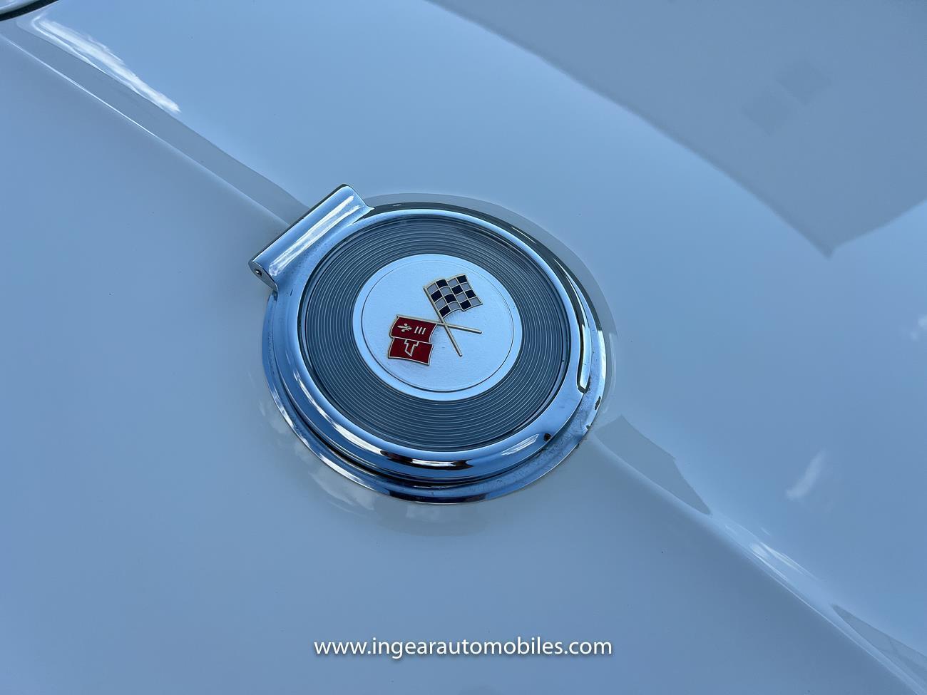 Chevrolet-Corvette-1964-convertible-34