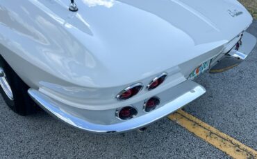 Chevrolet-Corvette-1964-convertible-36
