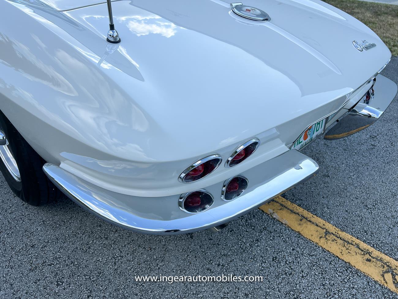 Chevrolet-Corvette-1964-convertible-36