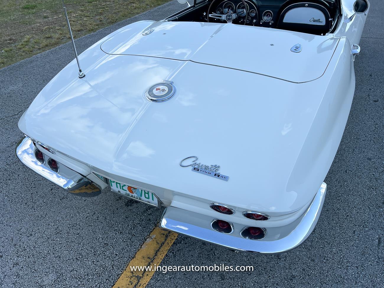 Chevrolet-Corvette-1964-convertible-39