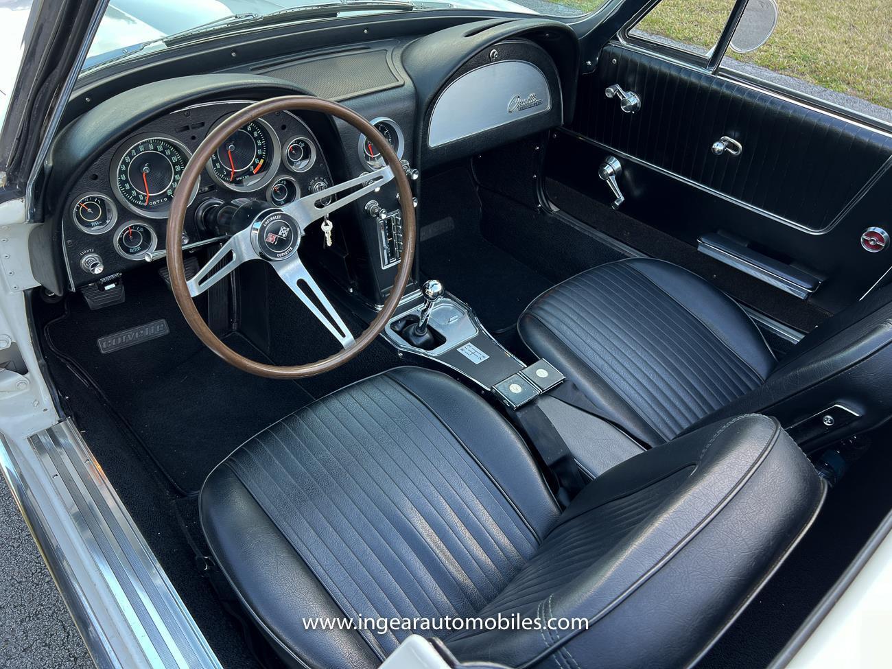 Chevrolet-Corvette-1964-convertible-4