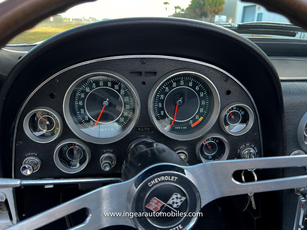 Chevrolet-Corvette-1964-convertible-5