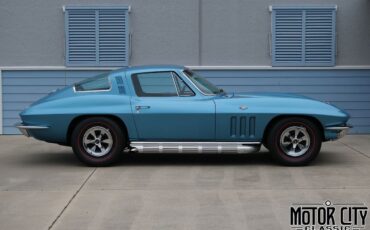 Chevrolet-Corvette-1965-1