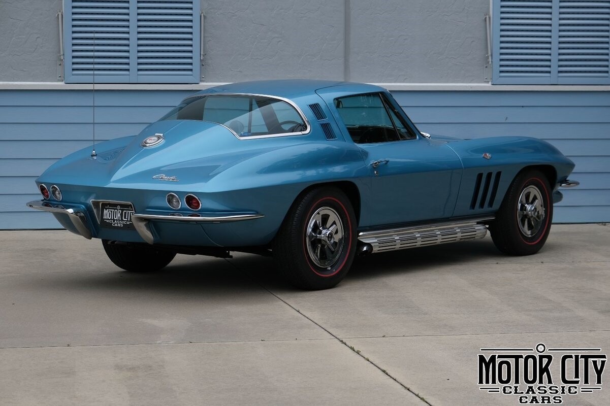 Chevrolet-Corvette-1965-2