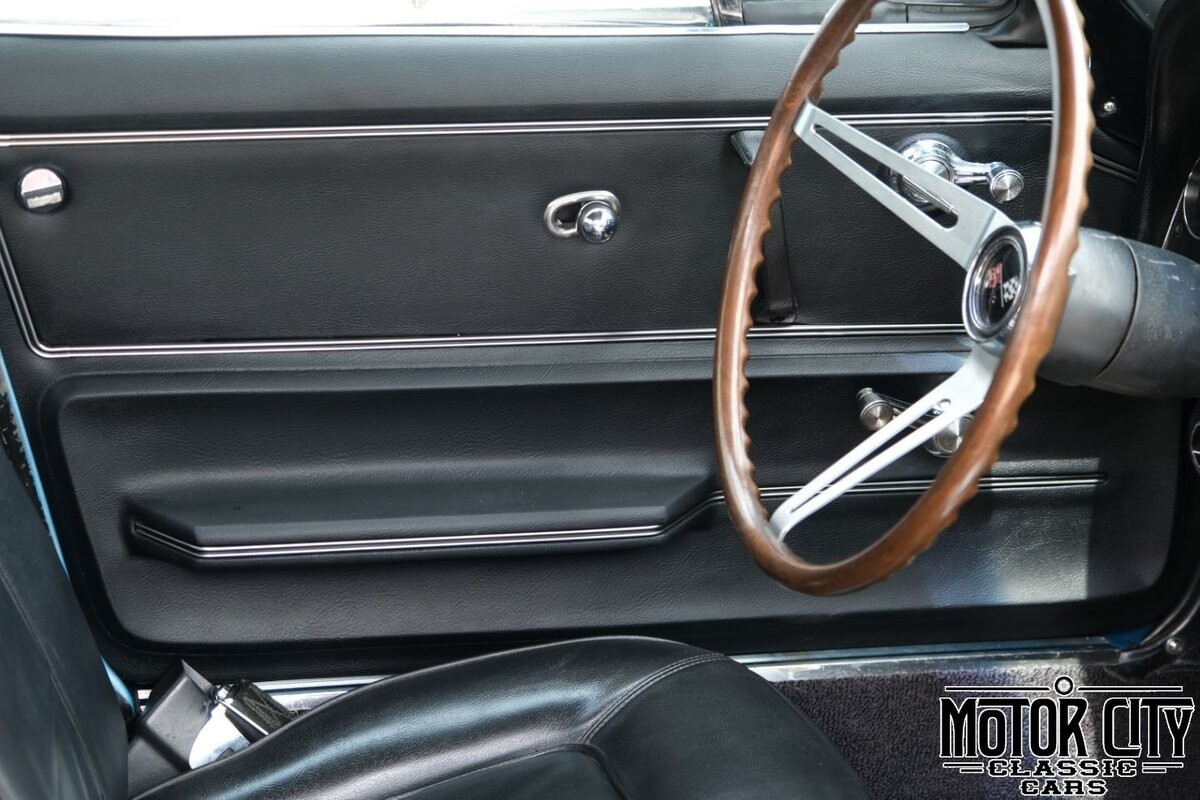 Chevrolet-Corvette-1965-22