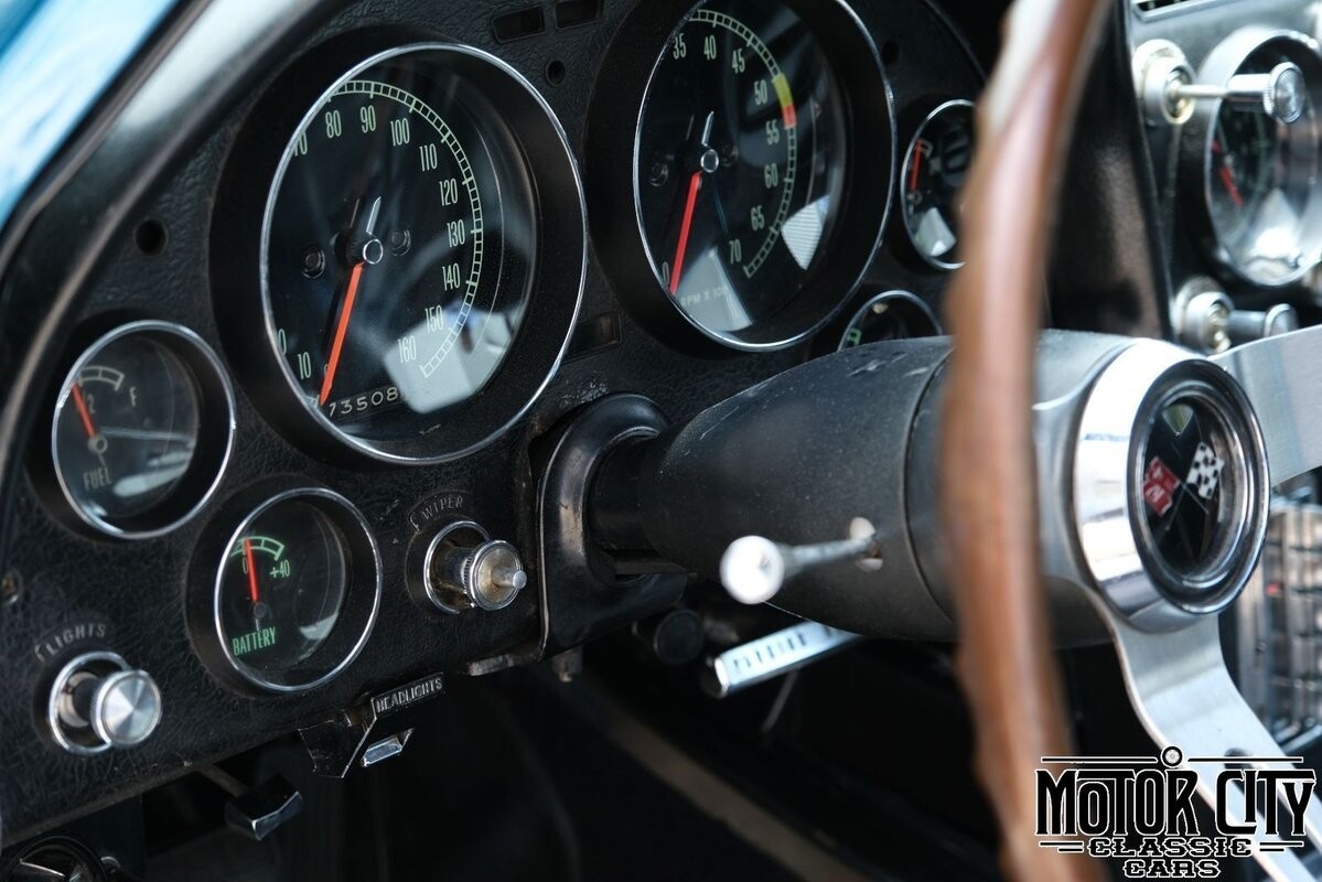 Chevrolet-Corvette-1965-27