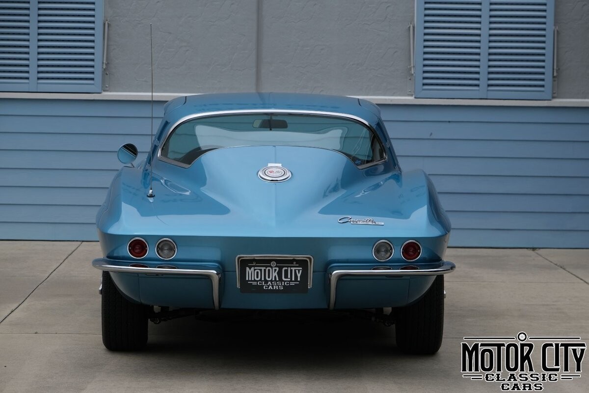 Chevrolet-Corvette-1965-3