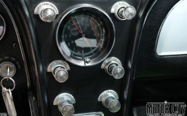 Chevrolet-Corvette-1965-30