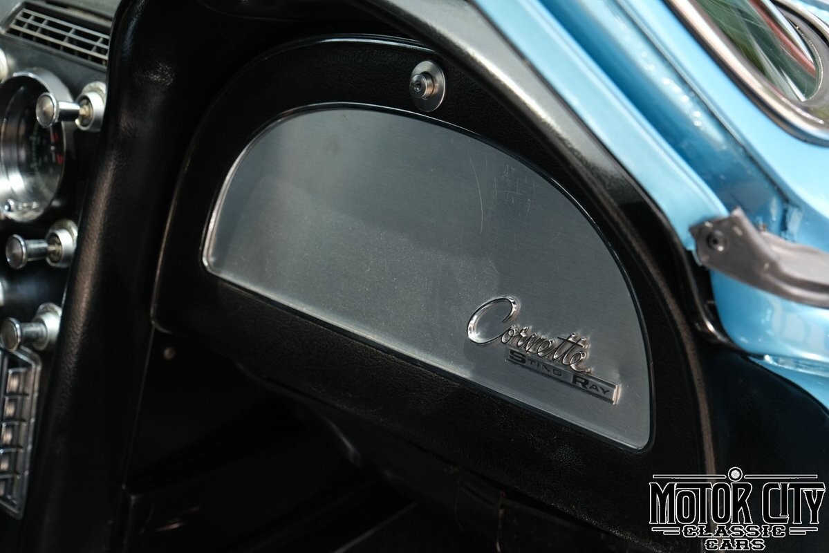 Chevrolet-Corvette-1965-32