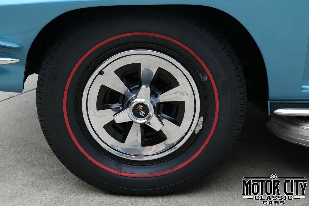 Chevrolet-Corvette-1965-39