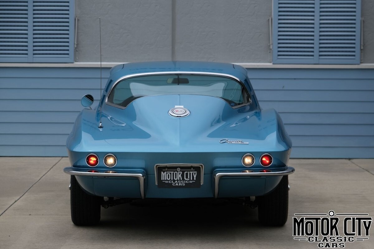 Chevrolet-Corvette-1965-4