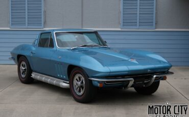 Chevrolet-Corvette-1965