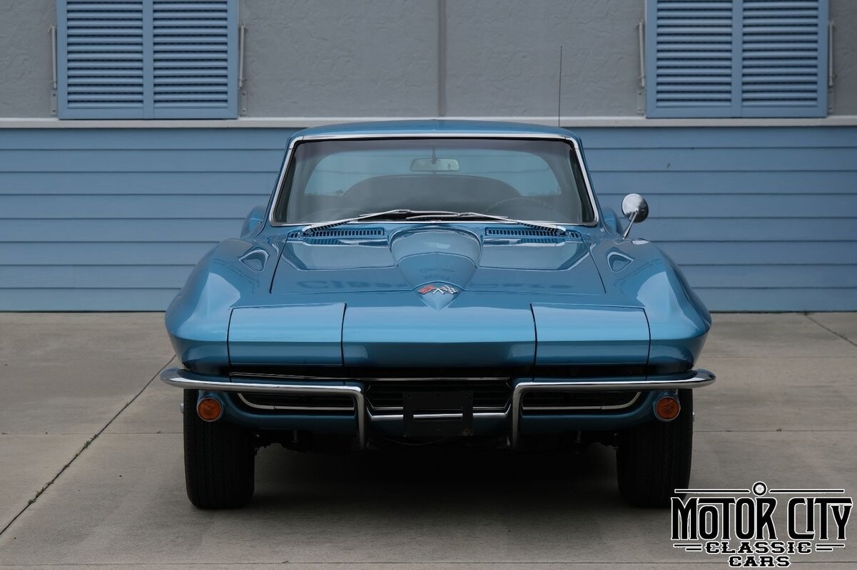 Chevrolet-Corvette-1965-8