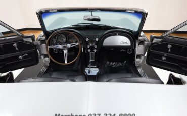 Chevrolet-Corvette-1965-Convertible-1